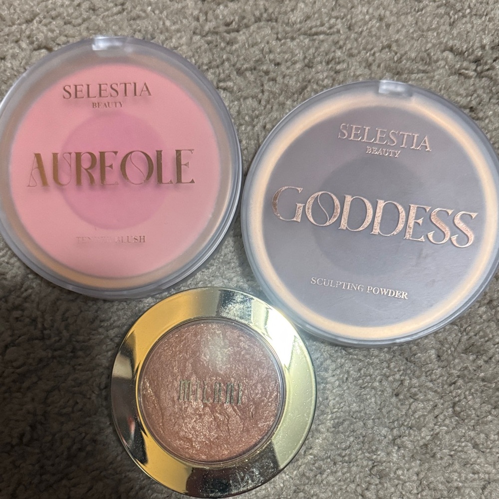 Makeup Bundle - Picture 10 of 16